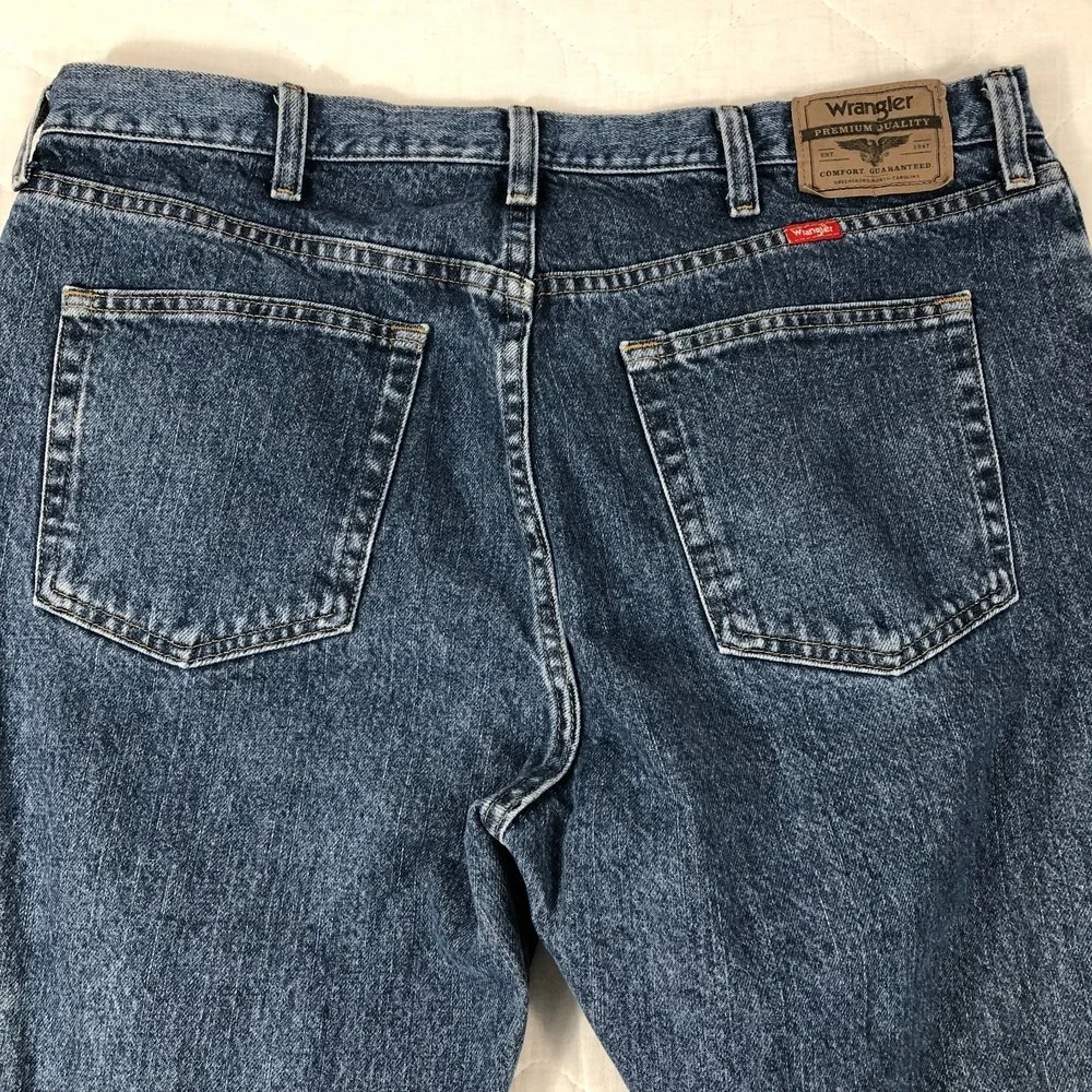Wrangler Jeans Men's Size‎ 38x29 Denim Blue Straight Leg Regular Fit (38x28)